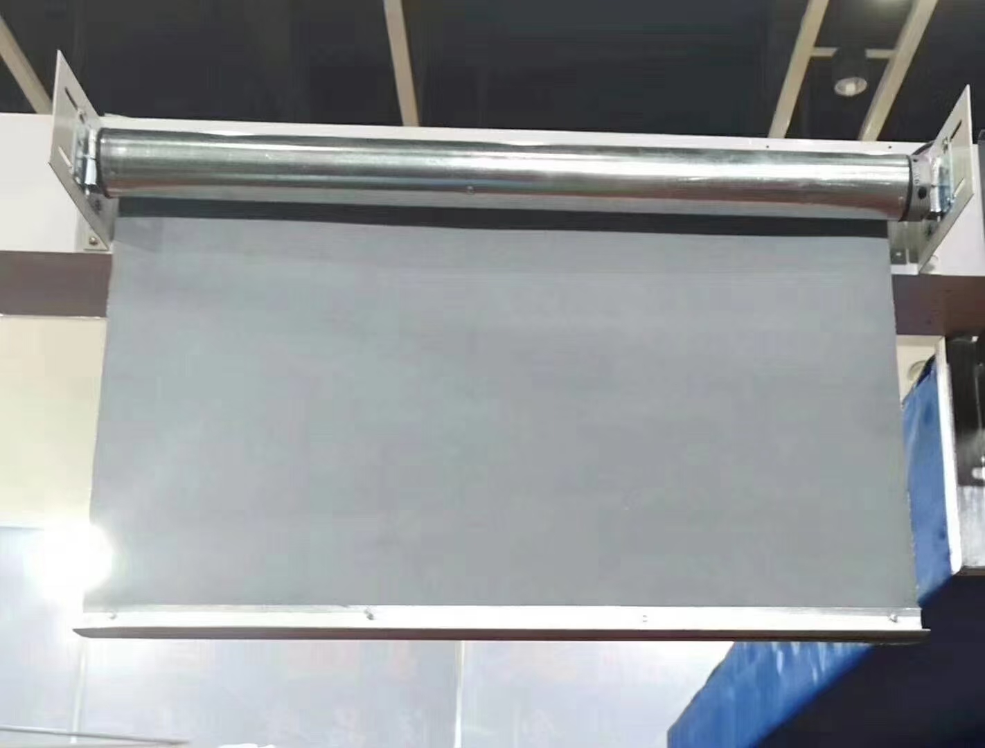 火災發(fā)生時,如何觸發(fā)擋煙垂壁進行排煙