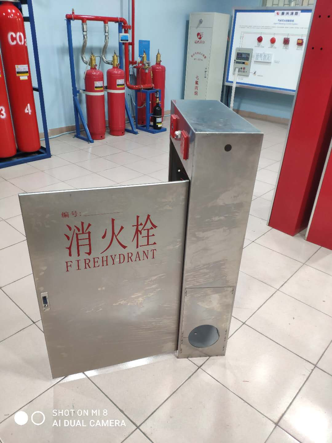 消火栓箱SG24C65Z-J內(nèi)一般配備什么？怎么購買消火栓箱？